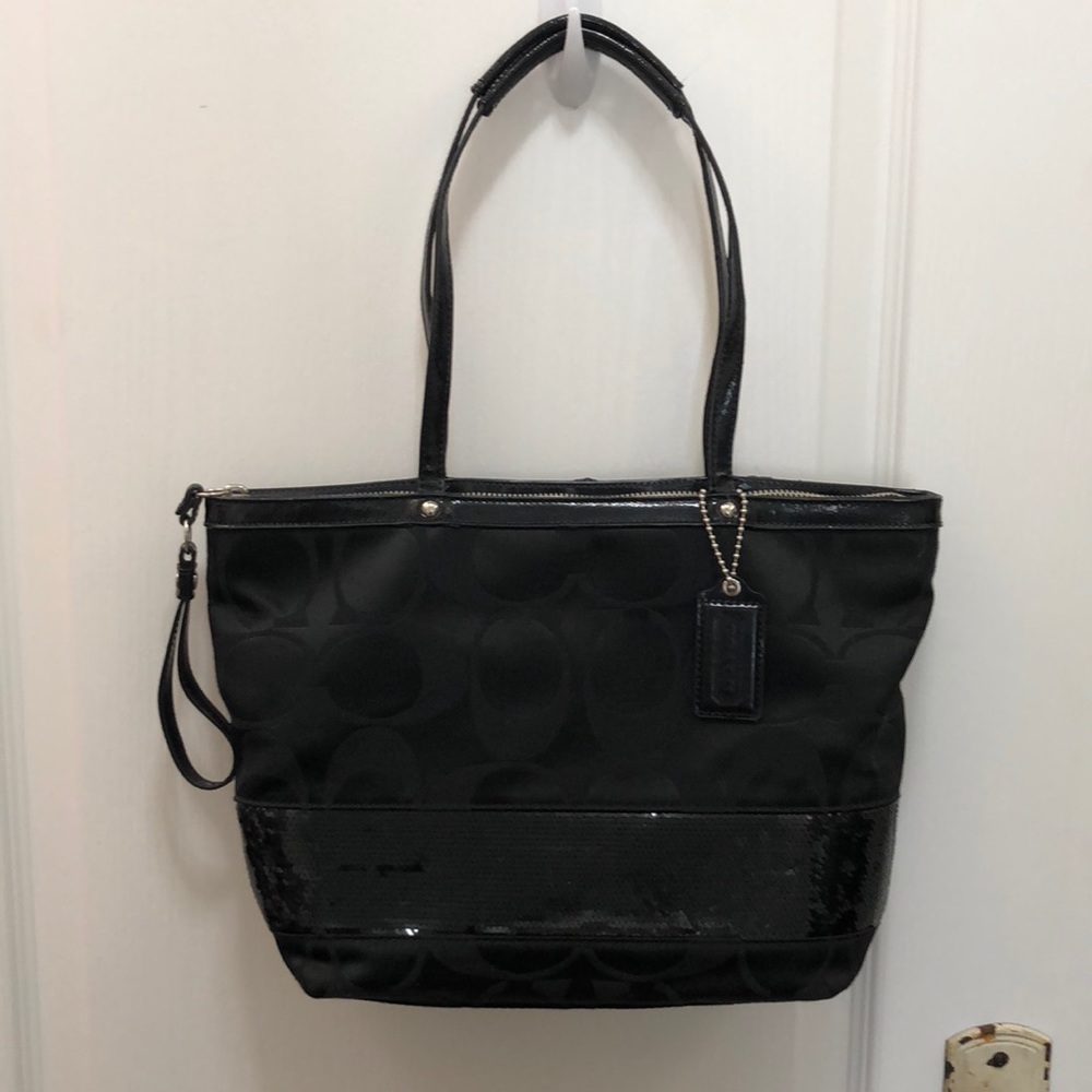 Coach black purse with matching wristlet